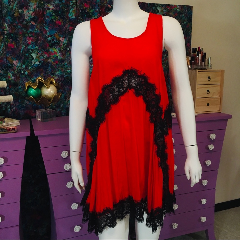 Umgee Anthropologie Vivid Red Lace Swing Tunic